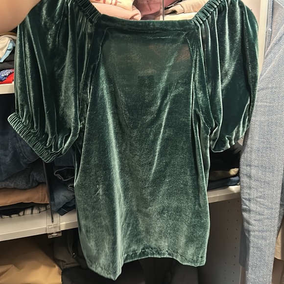 Green velvet loft top - Picture 4 of 4